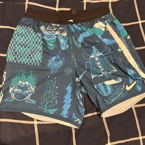 Men’s super rare Nike running shorts.